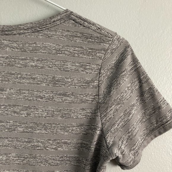 Nike Men’s The Nike Tee Grey Athletic Fit Dri Fit Size M - Picture 5 of 6